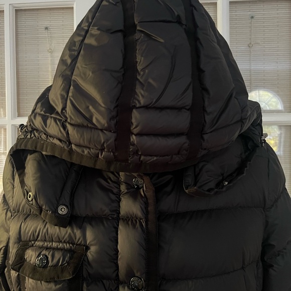 New Moncler Hirma Women's Elegant Black Puffer Jacket - Picture 12 of 15